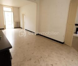 A louer MAISON  DE MAîTRE  NIMES