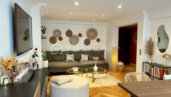 A louer APPARTEMENT DE PRESTIGE T2 62 M2 BORD DE MER NICE