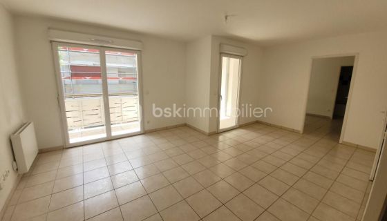 A louer APPARTEMENT T2 45 M2  BRUGES