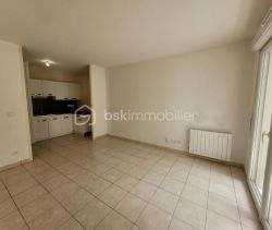 A louer APPARTEMENT T2 45 M2  BRUGES