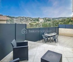 A louer STUDIO  26 M2 TERRASSE BORD DE MER PIETROSELLA