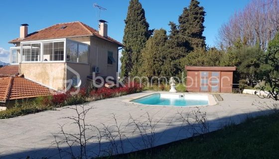 A louer MAISON  8 PIECES 149 M2 BORD DE MER NICE