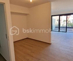 A louer STUDIO NEUF  40 M2 TERRASSE BORD DE MER BEAUSOLEIL