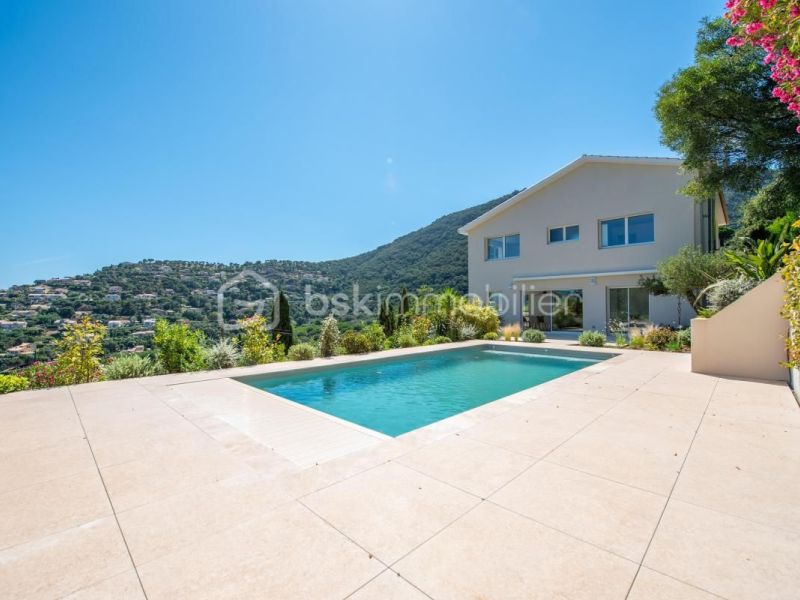 A louer MAISON  5 PIECES 148 M2 VUE MER CAVALAIRE SUR MER