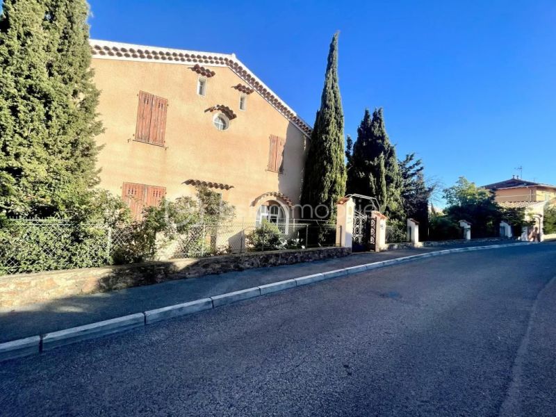 A louer MAISON  7 PIECES 129 M2 BORD DE MER SAINT RAPHAEL