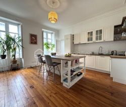 A louer APPARTEMENT DE PRESTIGE T4 140 M2  PAU