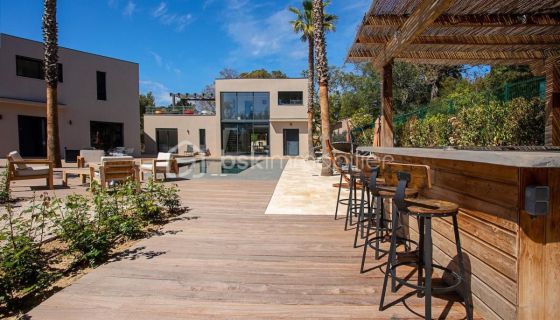 A louer MAISON  CONTEMPORAINE BORD DE MER GRIMAUD