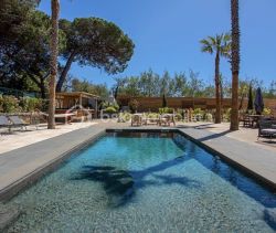 A louer MAISON  CONTEMPORAINE BORD DE MER GRIMAUD