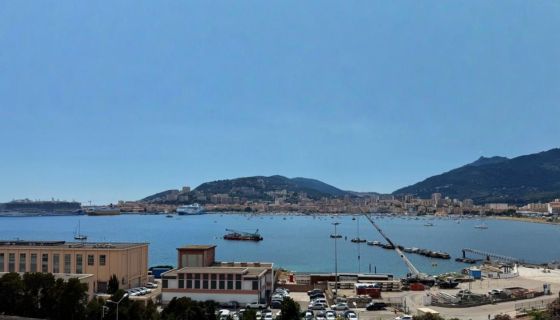 A louer APPARTEMENT T4 93 M2 BORD DE MER AJACCIO
