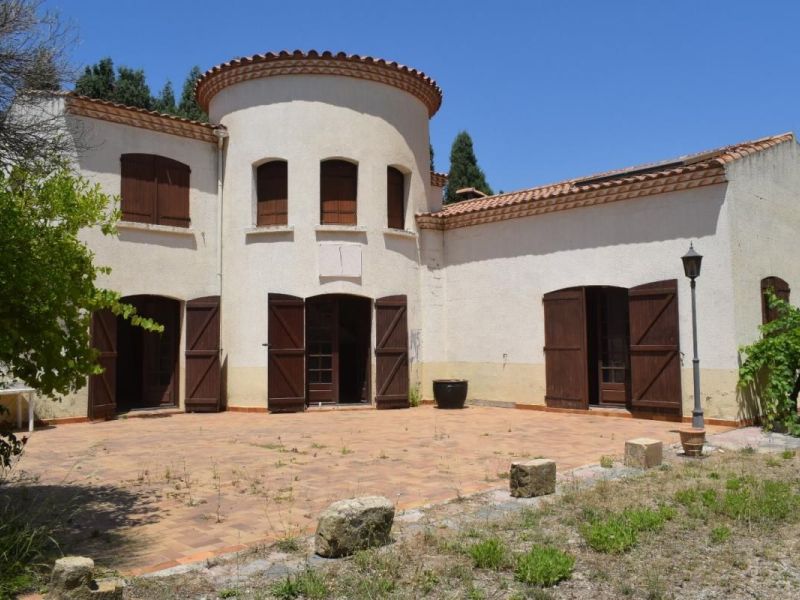 A louer MAISON  7 PIECES 185 M2 BORD DE MER MEZE