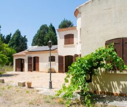 A louer MAISON  7 PIECES 185 M2 BORD DE MER MEZE