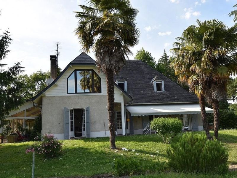 A louer MAISON  8 PIECES 240 M2  MOURENX