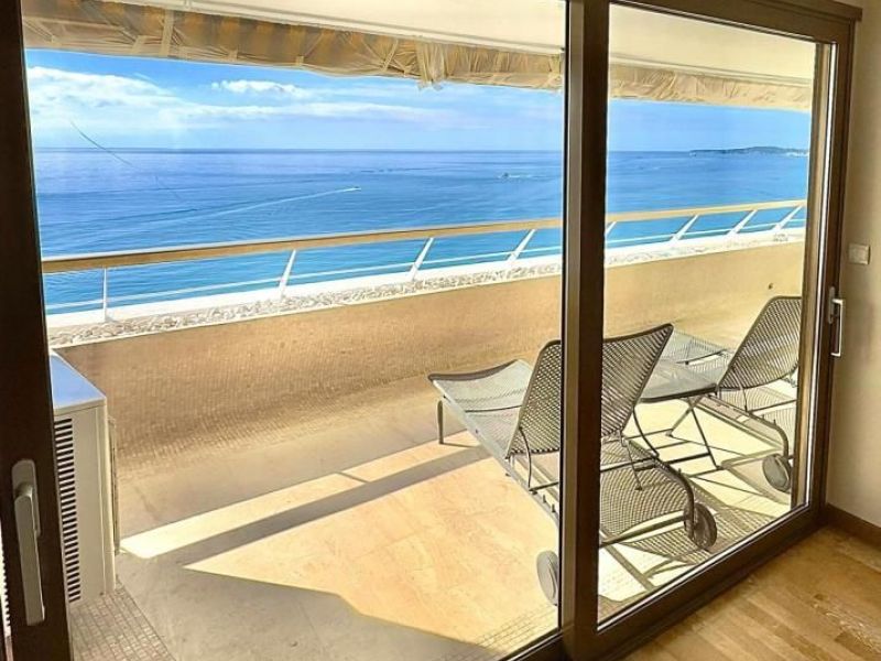 A louer APPARTEMENT T4 110 M2 TERRASSE PIEDS DANS L'EAU VILLENEUVE LOUBET