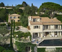 A louer MAISON  CONTEMPORAINE  MOUGINS