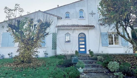 A louer MAISON  DE MAîTRE BORD DE MER ARVERT