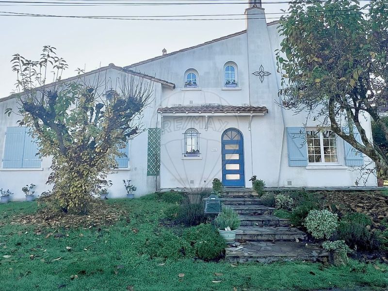 A louer MAISON  DE MAîTRE BORD DE MER ARVERT