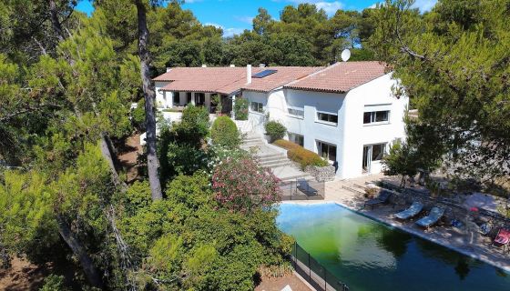 A louer MAISON  DE MAîTRE  NIMES