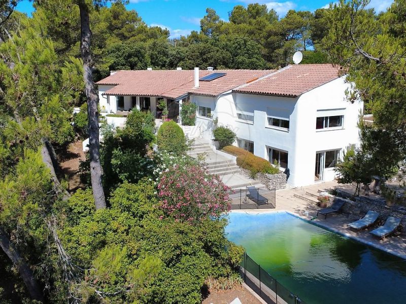 A louer MAISON  DE MAîTRE  NIMES