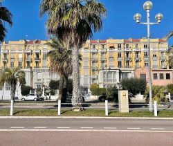 A louer APPARTEMENT T3 60 M2 BORD DE MER NICE