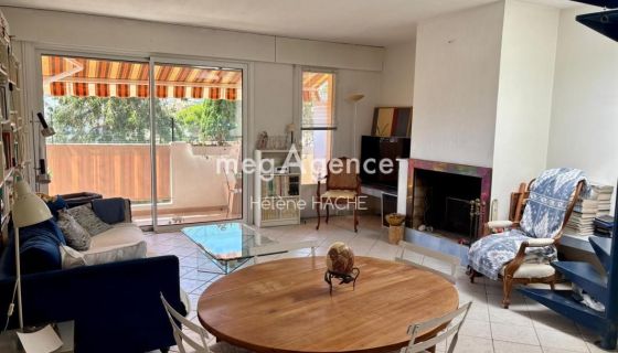 A louer APPARTEMENT T3 74 M2 TERRASSE VUE MER CAGNES SUR MER