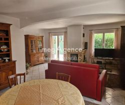 A louer MAISON  DE MAîTRE BORD DE MER SANARY SUR MER