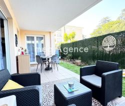 A louer APPARTEMENT T2 40 M2 TERRASSE BORD DE MER FREJUS