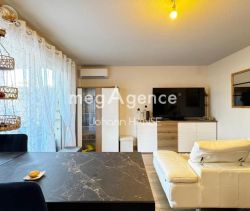 A louer APPARTEMENT T2 40 M2 TERRASSE BORD DE MER FREJUS