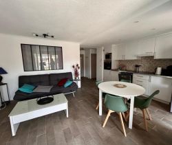 A louer APPARTEMENT NEUF T3 62 M2 BORD DE MER SAINT RAPHAEL