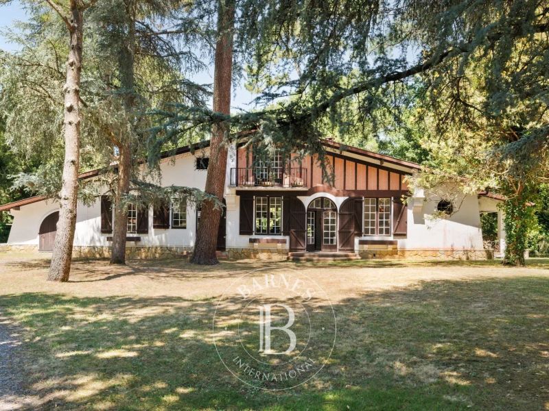 A vendre VILLA DE CHARME 7 PIECES 230 M² SUR LE GOLF HOSSEGOR