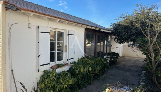 A vendre MAISON  5 PIECES 85 M2 BORD DE MER LONGEVILLE SUR MER