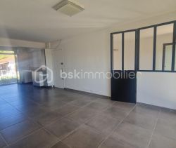 A louer APPARTEMENT NEUF T4 74 M2 TERRASSE  LA VALETTE DU VAR