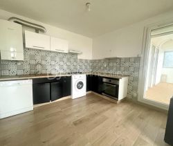 A louer APPARTEMENT T4 85 M2 BORD DE MER LA SEYNE SUR MER