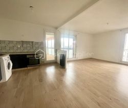 A louer APPARTEMENT T4 85 M2 BORD DE MER LA SEYNE SUR MER