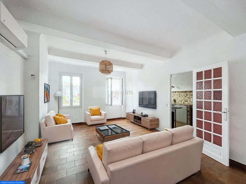 A vendre CHARMANT  APPARTEMENT T3 69 M² BORD DE MER La Seyne-sur-Mer