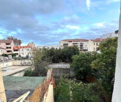 A vendre CHARMANT  APPARTEMENT T3 69 M² BORD DE MER La Seyne-sur-Mer