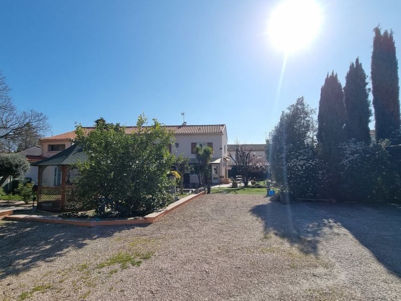 A louer MAISON  5 PIECES 234 M2  AIX EN PROVENCE