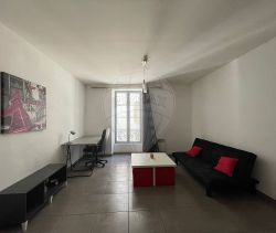 A louer APPARTEMENT T2 40 M2  NIMES