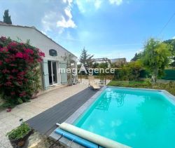 A louer MAISON  4 PIECES 104 M2 BORD DE MER TOULON