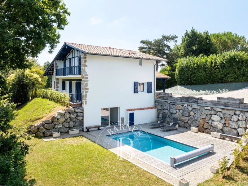 A vendre MAISON 7 PIECES 182 M² SAINT JEAN DE LUZ