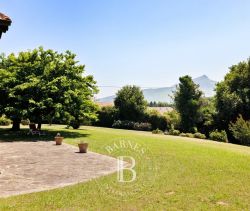 A vendre MAISON 170 M² UN HECTARE AVEC VUE MONTAGNES URRUGNE