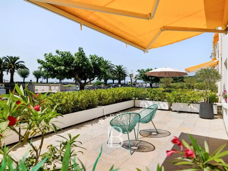 A vendre APPARTEMENT 59 M² FACE A LA BAIE  SAINT JEAN DE LUZ