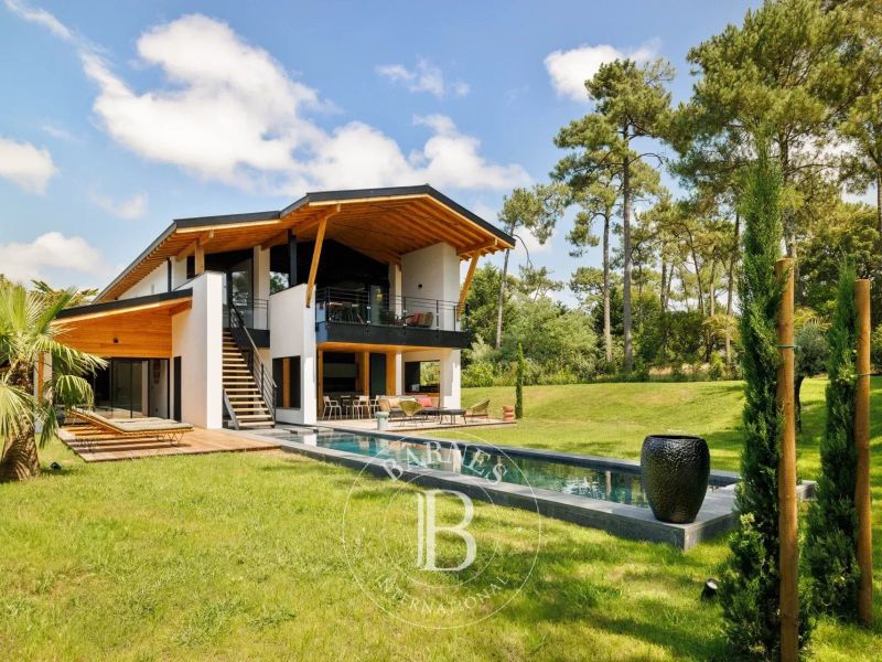 A vendre SUPERBE MAISON CONTEMPORAINE 6 PIECES 220 M² ANGLET CHIBERTA