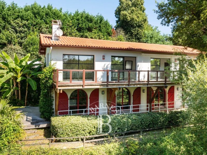 A vendre MAISON  200 M² CIBOURE