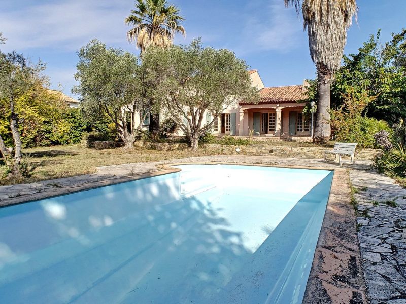A vendre VILLA 5 pieces PROCHE MER Six-Fours-les-Plages