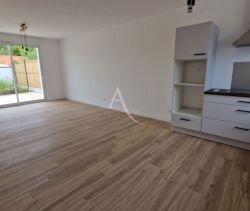 A vendre MAISON  4 PIECES 84 M2 BORD DE MER TALMONT SAINT HILAIRE
