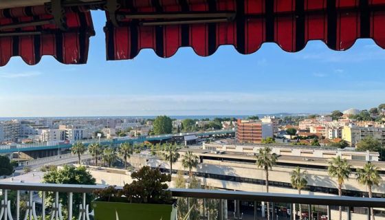 A louer APPARTEMENT T4 95 M2 TERRASSE VUE MER CAGNES SUR MER