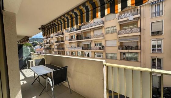A louer APPARTEMENT T2 40 M2 TERRASSE BORD DE MER CANNES