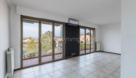 A louer APPARTEMENT T4 73 M2 BORD DE MER SIX FOURS LES PLAGES