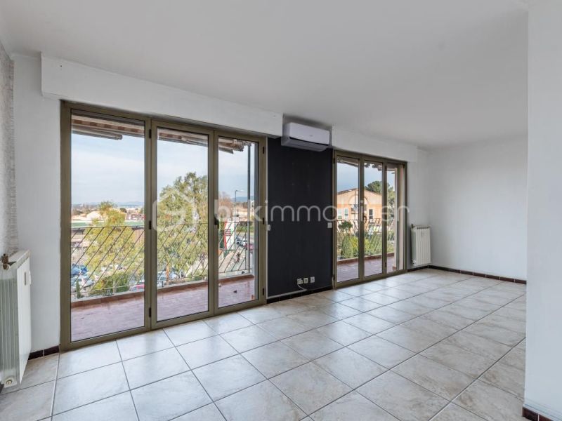 A louer APPARTEMENT T4 73 M2 BORD DE MER SIX FOURS LES PLAGES