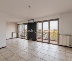 A louer APPARTEMENT T4 73 M2 BORD DE MER SIX FOURS LES PLAGES